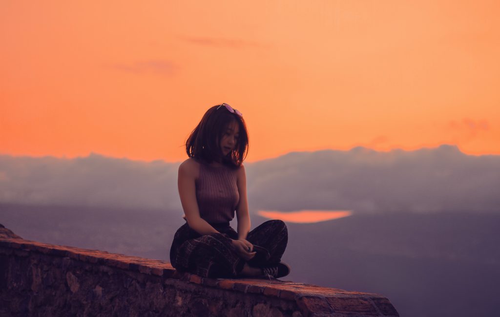 woman-meditating-help-hot-flush