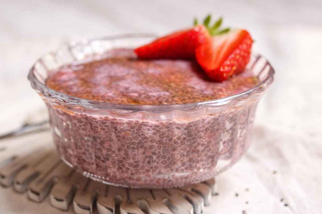 strawberry-protein-chia-pudding