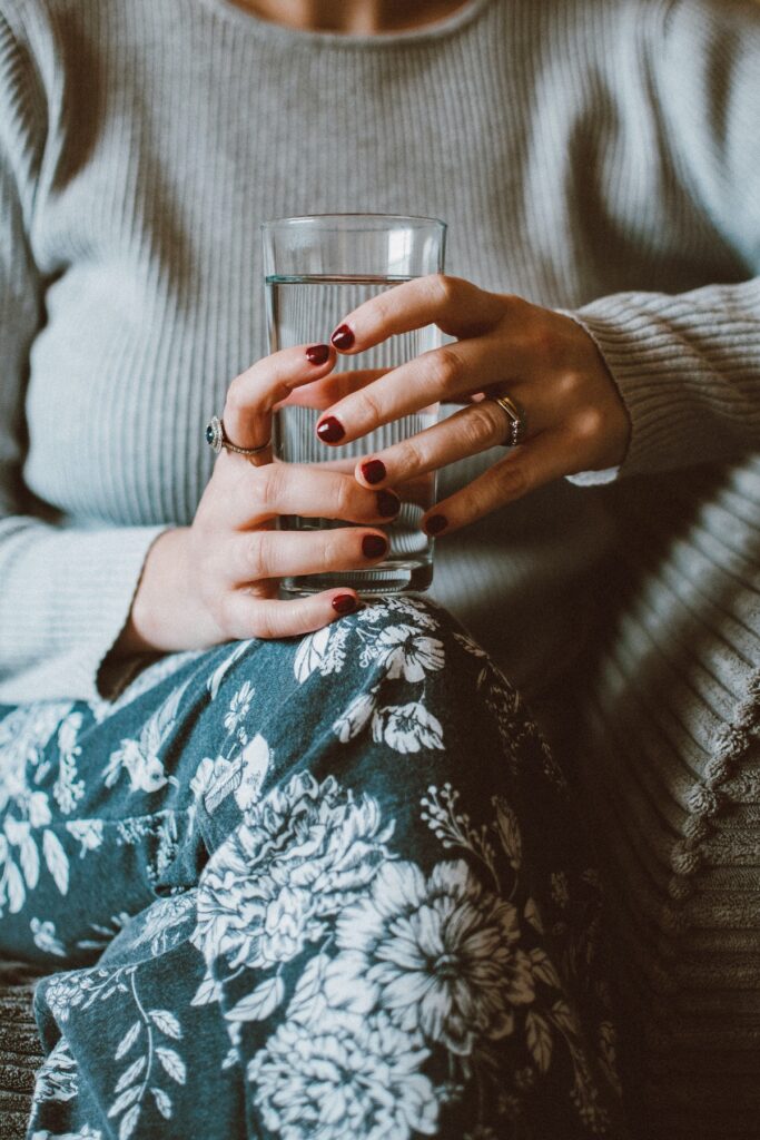 women-drinking-water-perimenopause-menopause-hydration